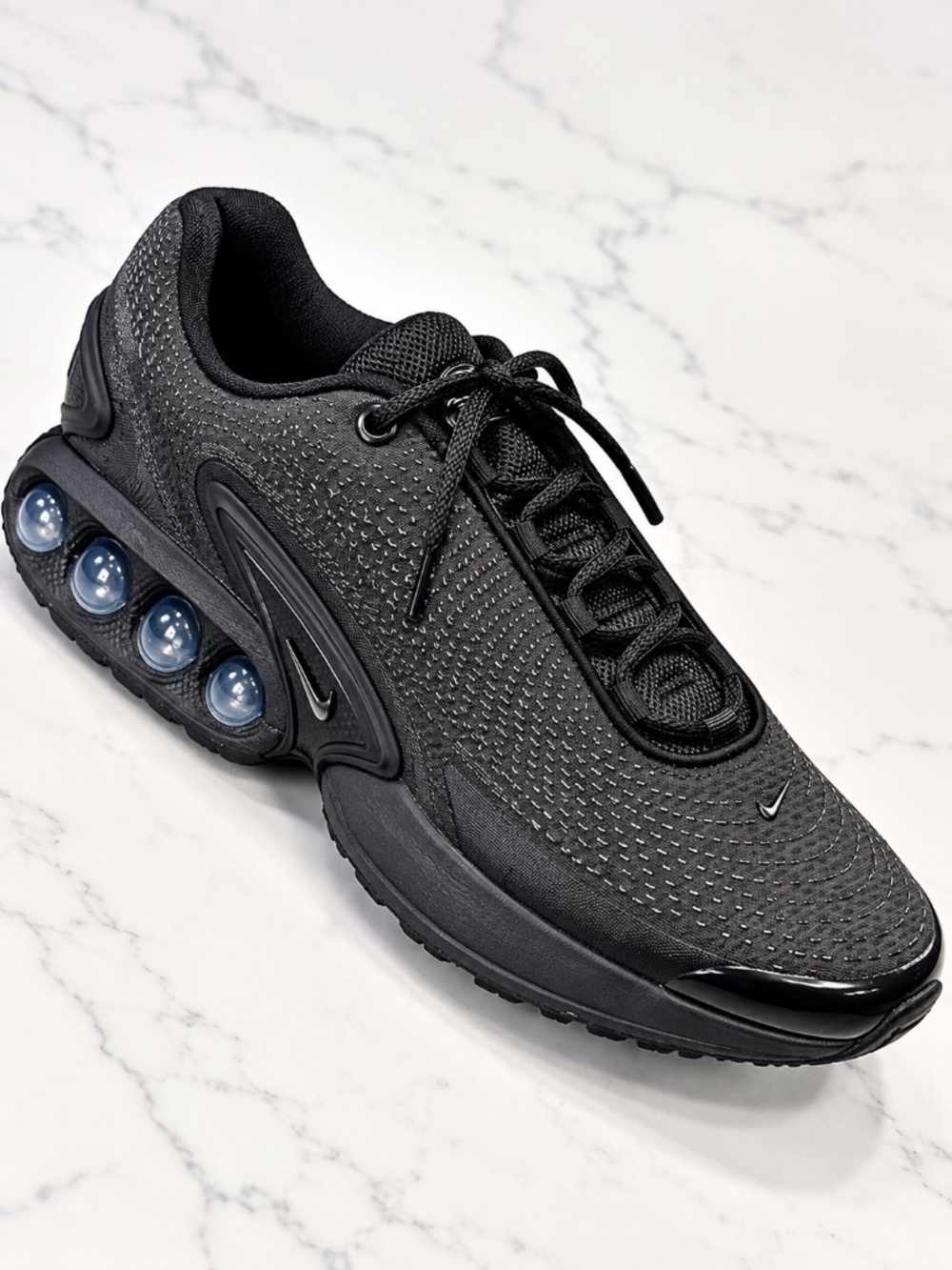 Nike Air Max Dn Men’s Size 11 Black Dynamic Air Sneakers